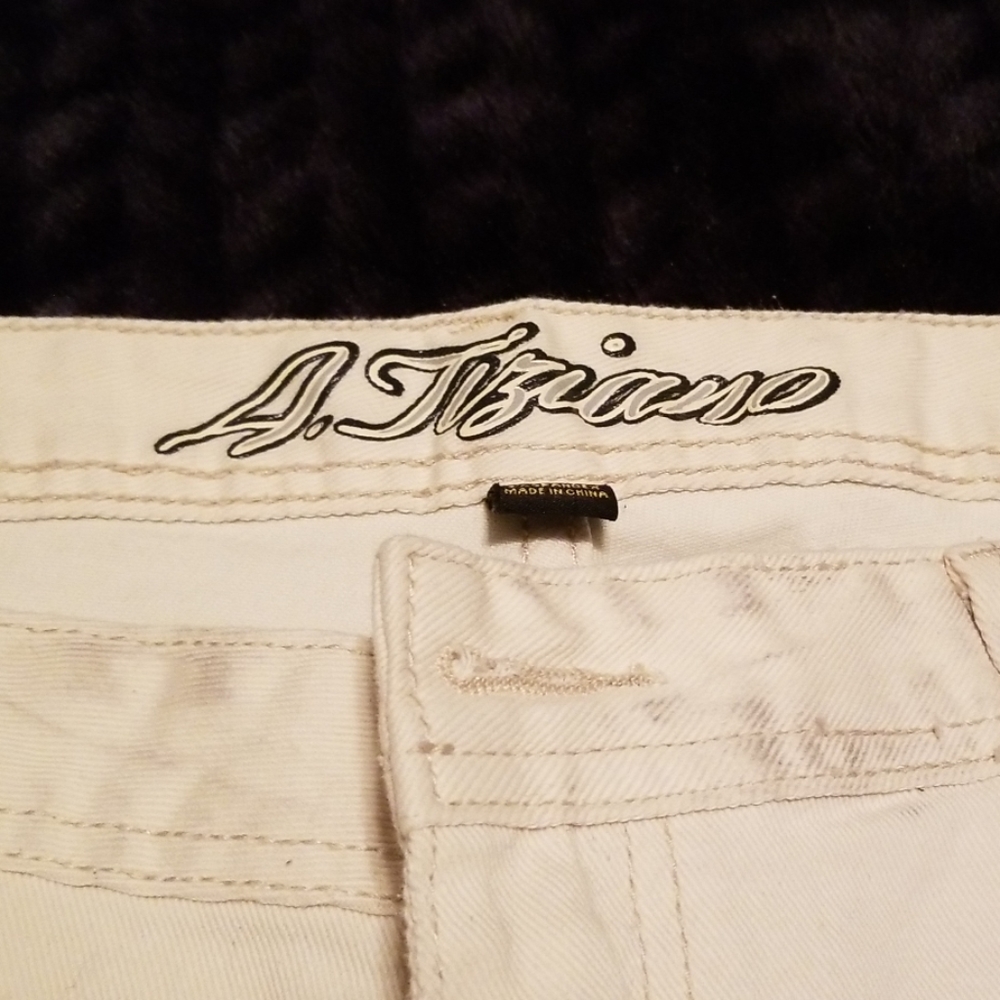 Jeans - Picture 2 of 4